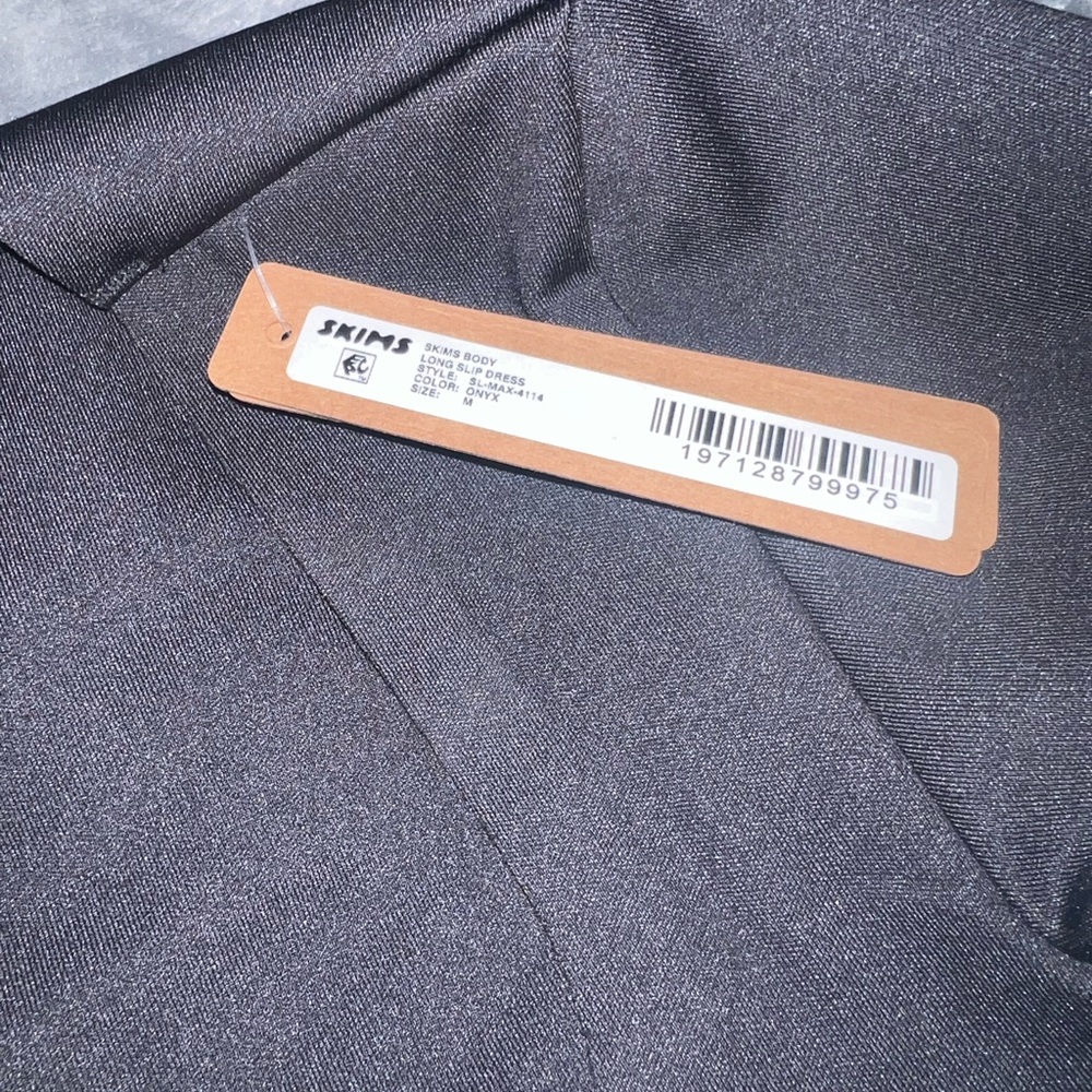 Skims fits everybody dress size m